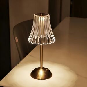 Elegant Gold and Clear Table Lamp